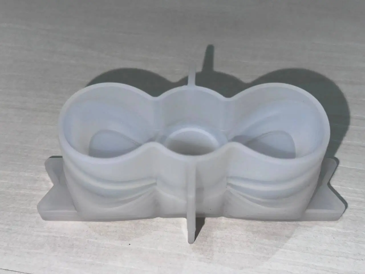 Bow Candle Holder Mold - Image 3
